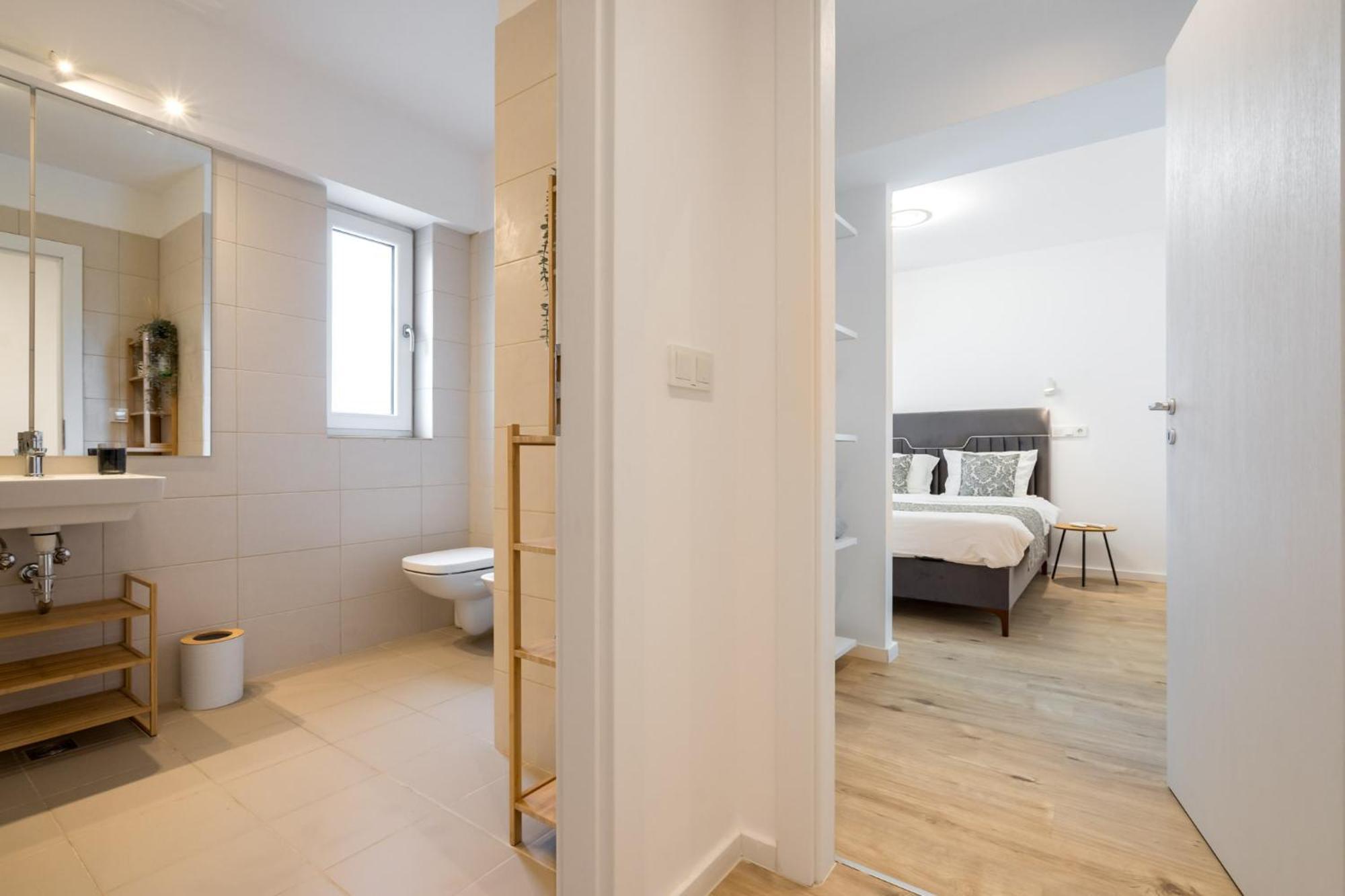 Breeze - Modern Escape In Pipera Apartment Bukares Bagian luar foto